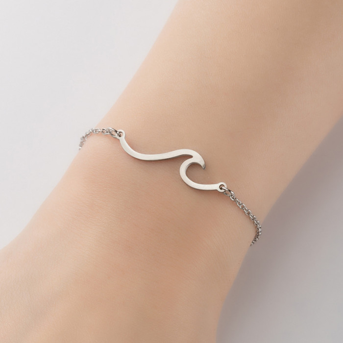 Summer New Trend Hollow Geometric Heart Pendant Heart-shaped Bracelet for Women Ins Style Simple Personality Jewelry