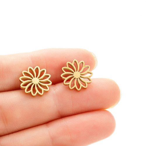 2025 New Fashion Sweet Earrings Stainless Steel Cute Hollow Forest Style Small Daisy Flower Stud Earrings In Stock Wholesale