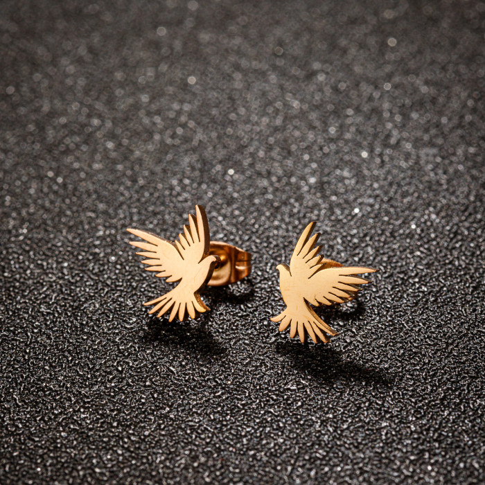 Trade New Punk Style Series Hollow Eagle Earrings Personality Retro Stainless Steel Bird Earrings Wholesale