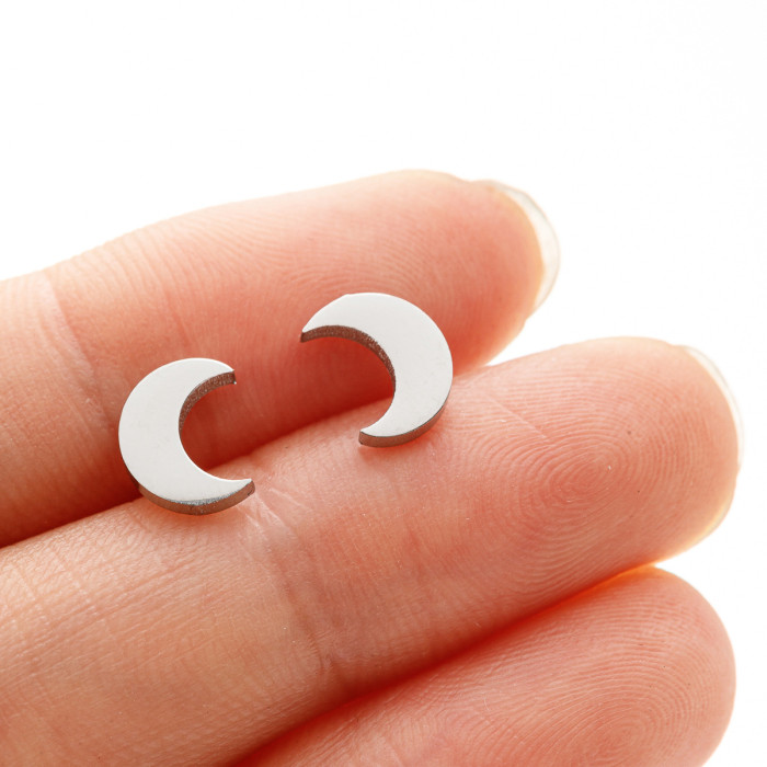 INS Sweet Niche Simple Geometric Crescent Moon Earrings Mini Stainless Steel Small Earrings Simple Jewelry Wholesale