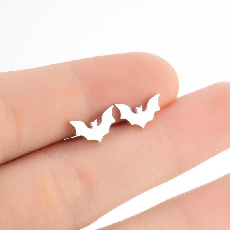 European and American Cross-Border New Style Personality Bat Earrings Ins Fashion Versatile Small Animal Hip-Hop Black Earrings Wholesale