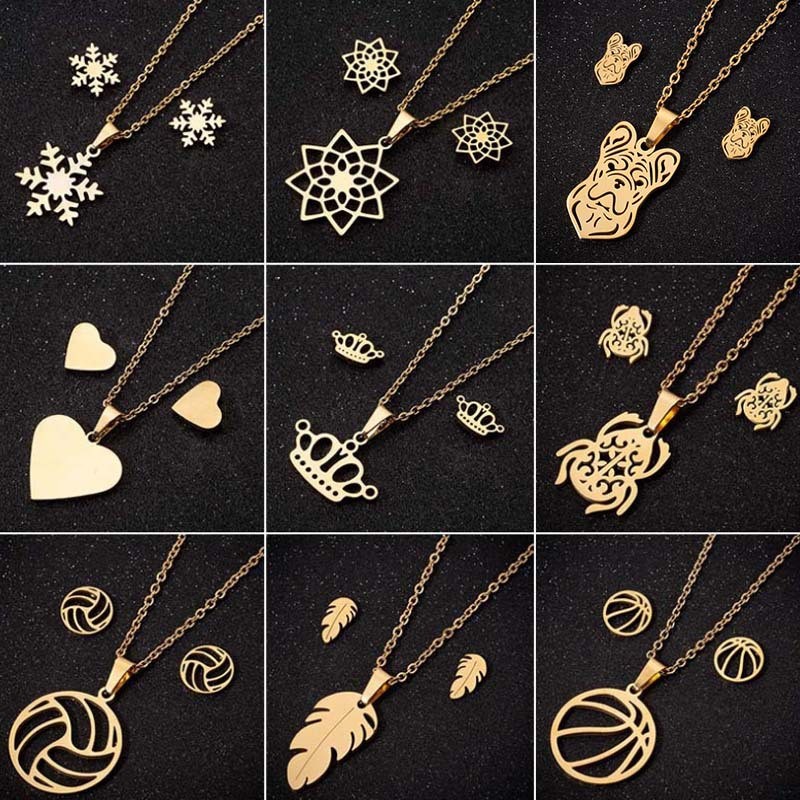 Fashion New Snowflake Earrings Necklace Jewelry Set 18K Gold Heart-shaped Accessories Set Export Two-piece Set