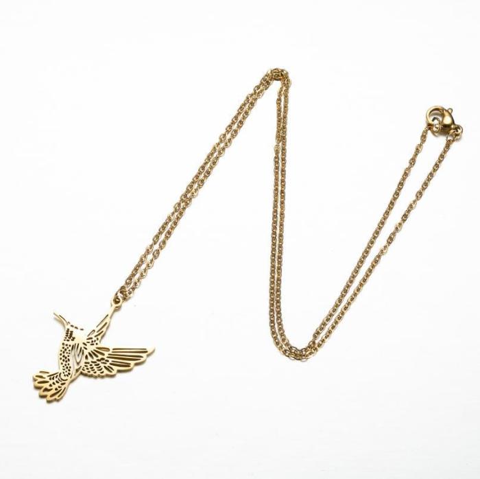 New Stainless Steel Hummingbird Pendant Clavicle Chain Ins Female Short Bird Swallow Simple Animal Necklace Wholesale