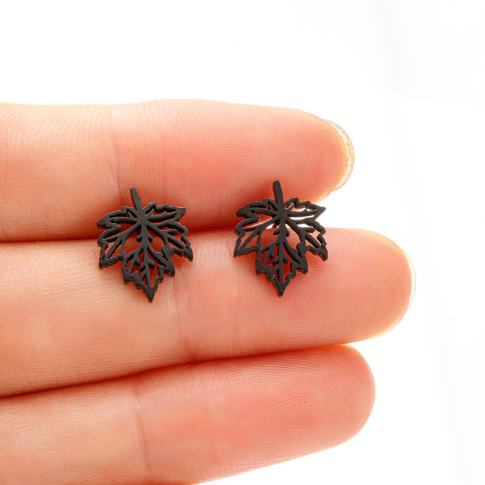 European and American Retro New Leaf Small Earrings Ins Fashion Personality Hollow Maple Leaf Earrings Light Luxury Cross-Border Accessories
