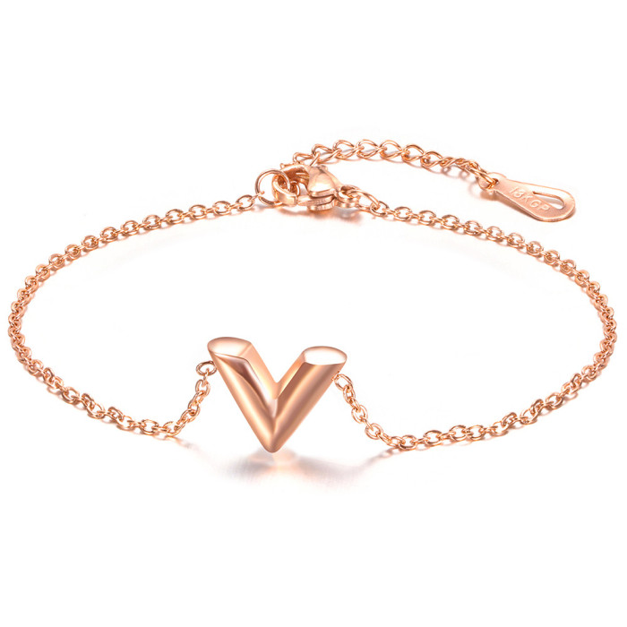 Manufacturer Wholesale European and American Style Three-Dimensional Personalized V Letter Bracelet Simple Fashion Titanium Steel 18K Gold O Letter Chain Bracelet Hot Sale