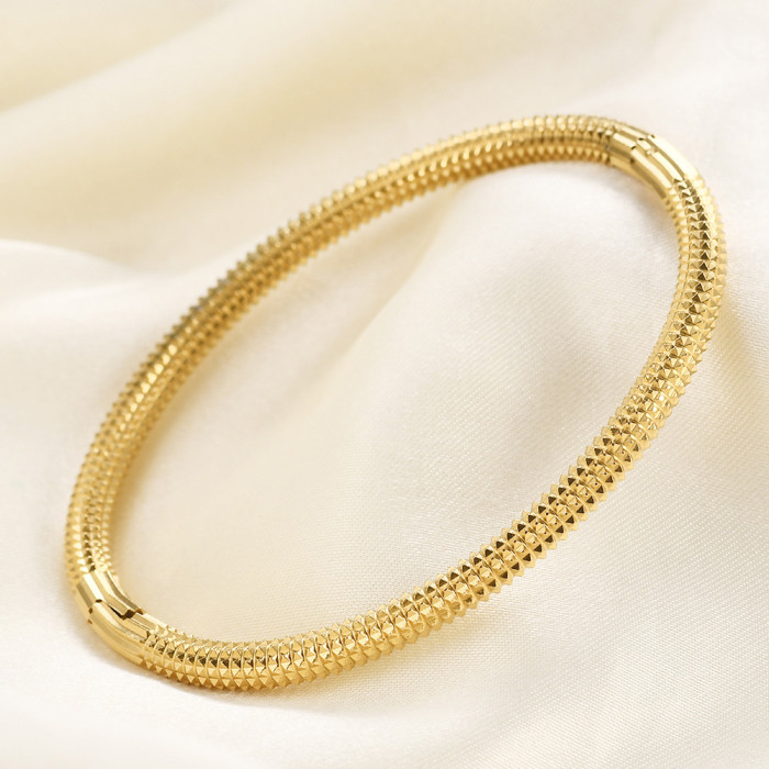 Amazon Wish New European and American 5MM Personality Spike Punk Retro Stainless Steel Bracelet Versatile Wholesale Hot Sale