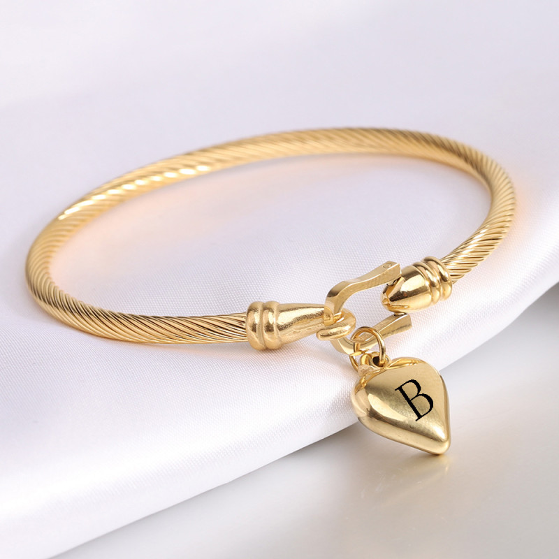 Cross-Border European and American Style Personalized 18K Gold Horseshoe Clasp 26 Letter Heart Letter Bracelet Titanium Steel Simple Gift Bracelet for Women