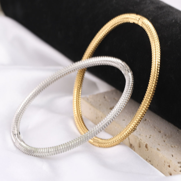 Amazon Wish New European and American 5MM Personality Spike Punk Retro Stainless Steel Bracelet Versatile Wholesale Hot Sale