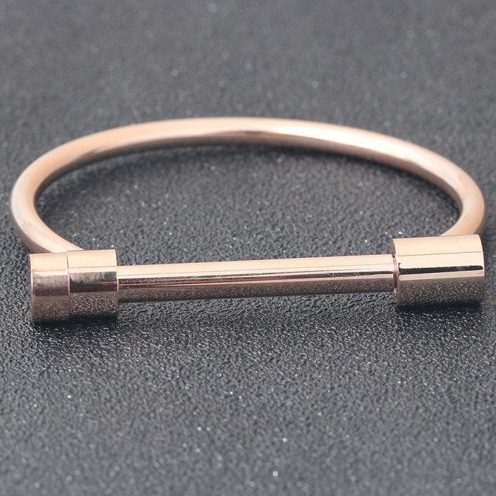 European and American Cross-Border Hot Sale Fashion 57MM Three-Color Titanium Steel Horseshoe Bracelet Stainless Steel D-Shape Women's Bracelet Wholesale for Women