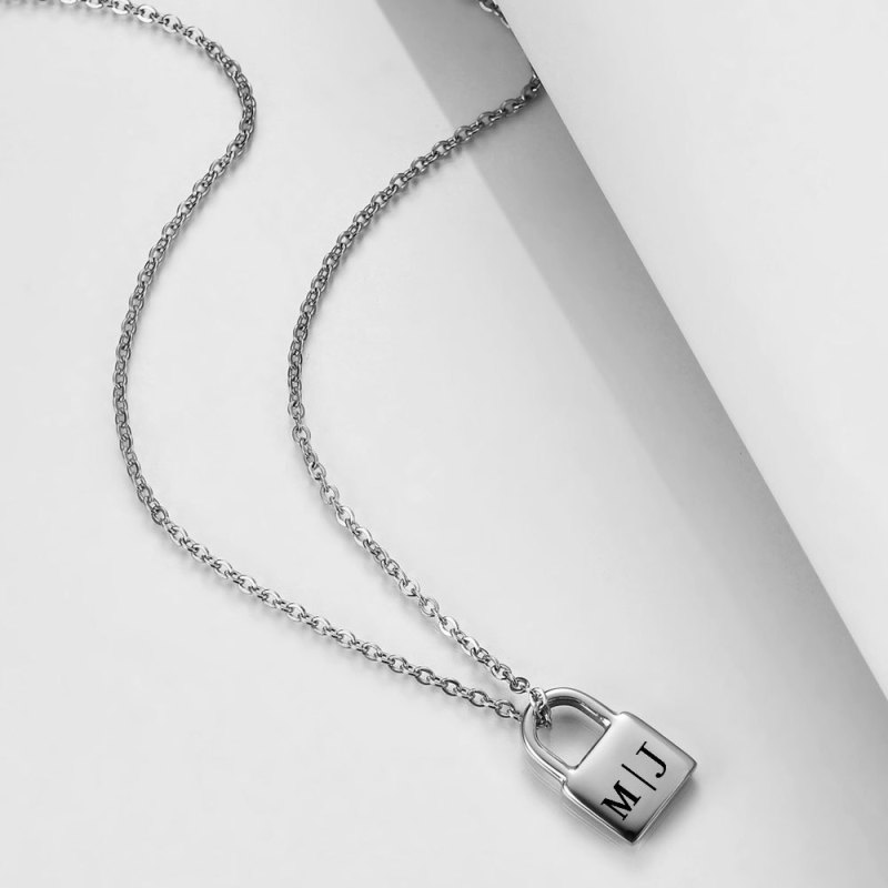 Internet Celebrity Couple Necklace 304 Stainless Steel 18K Gold Smooth Lock Pendant Simple Necklace Wholesale Laser Logo Women