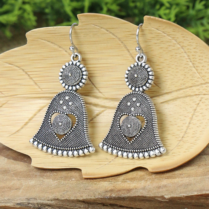 Han Hong Versatile New Retro Silver Series Heart Peach Clover Hollow Exquisite Earrings for Women Fashion Ear Jewelry