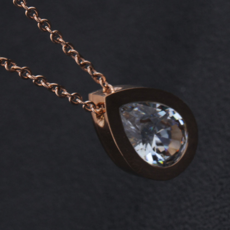 Korean Style Dongdaemun New Fashion Water Drop Shaped Personality Pendant Titanium Steel Inlaid Zircon Necklace for Women Rose Gold Collarbone Chain