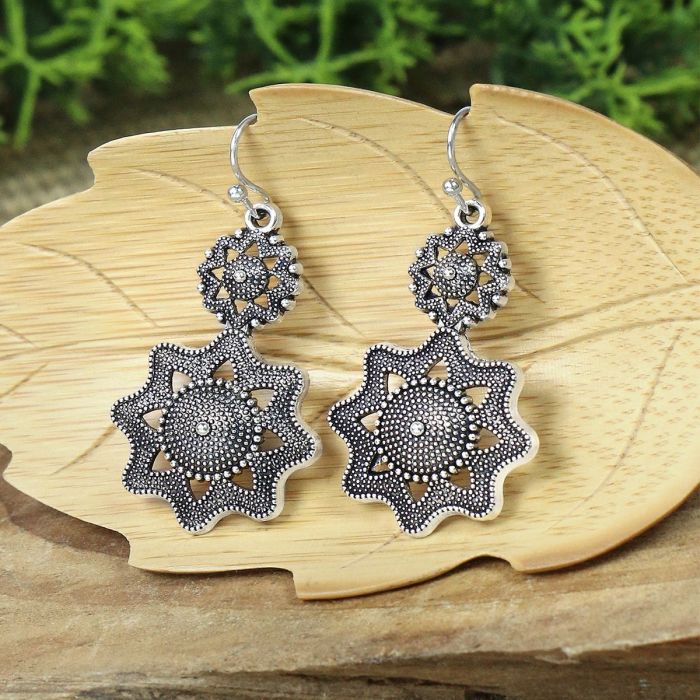 Han Hong Versatile New Retro Silver Series Heart Peach Clover Hollow Exquisite Earrings for Women Fashion Ear Jewelry