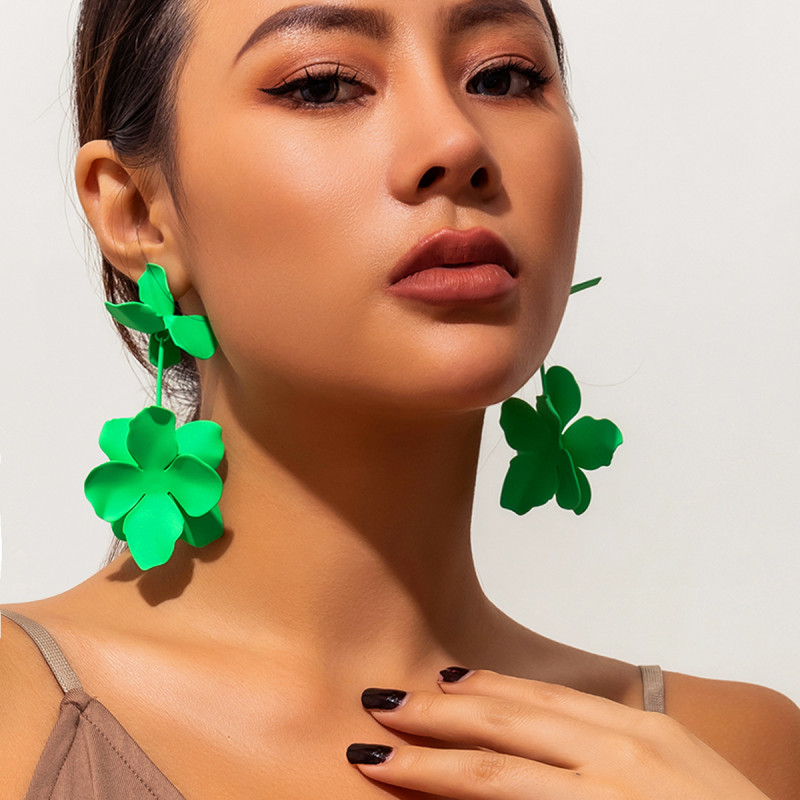 European and American Cross-Border Jewelry Dopamine Flower Niche Minimalist Earrings Vintage Fashion Floral Metal Stud Earrings