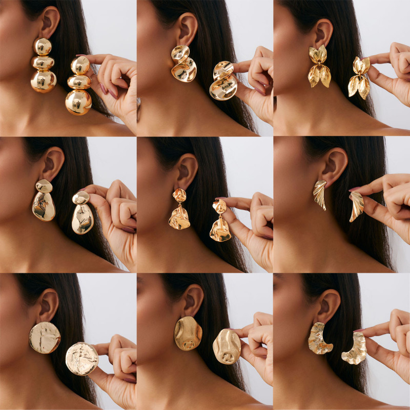 European and American Cross-Border Jewelry Fashion Commuting Geometric Round Ear Hooks for Women Ins Style Metallic Glossy Twisted Flower Earrings