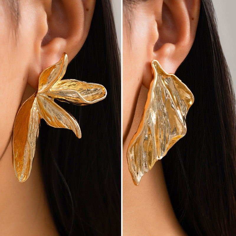 European and American Cross-Border Jewelry Personality Retro Three-Dimensional Flower Earrings Exaggerated Irregular Metallic Feel Earrings