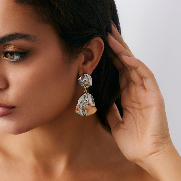 European and American Cross-Border Jewelry Fashion Commuting Geometric Round Ear Hooks for Women Ins Style Metallic Glossy Twisted Flower Earrings