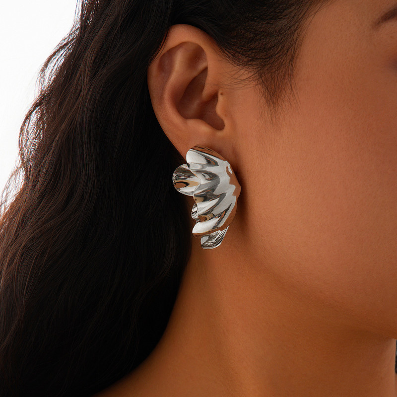 European and American Cross-Border Jewelry Personality Simple Wrapped Rose Flower Earrings Internet Celebrity Same Style Folding Leaf Earrings