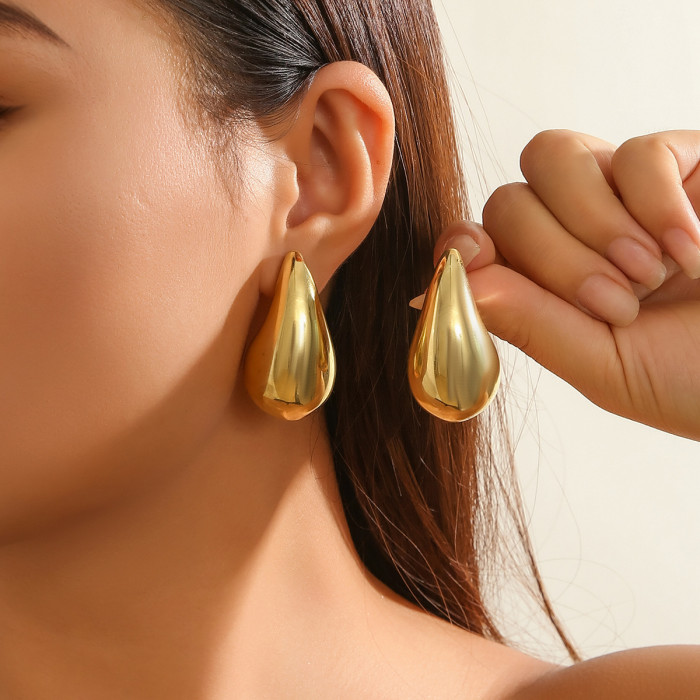 European and American Cross-Border Show Vintage Comma Teardrop Punk Style Earrings Niche Simple Glossy Drop Water Drop Stud Earrings