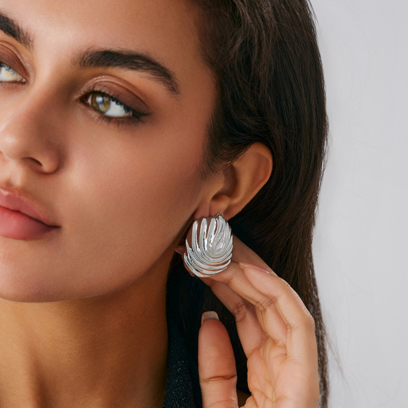 European and American Cross-Border Jewelry Design Sense Metal Threaded Wrinkled Earrings Ins Personality Irregular Geometric Pendant Earrings