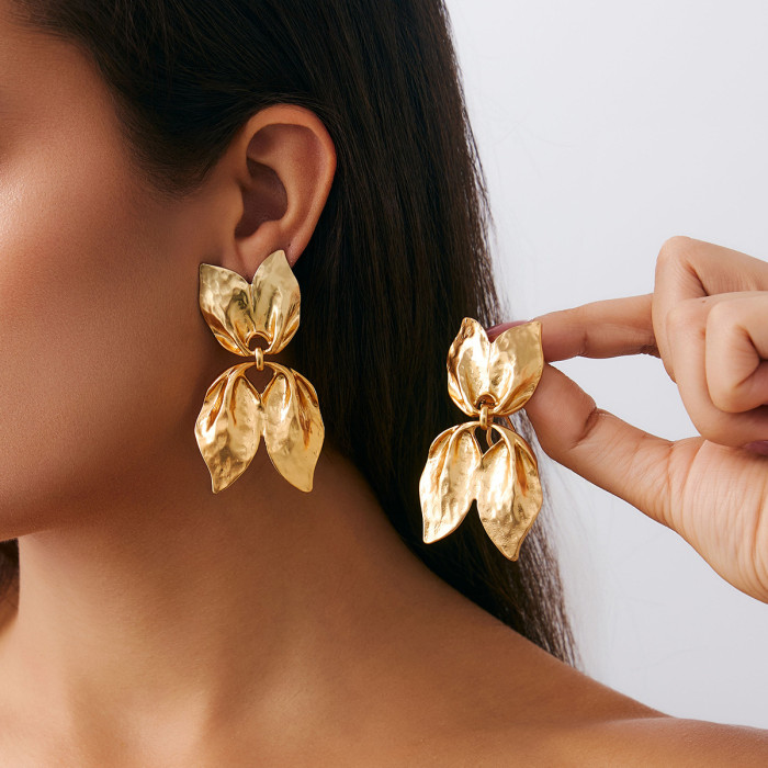 European and American Cross-Border Jewelry Fashion Commuting Geometric Round Ear Hooks for Women Ins Style Metallic Glossy Twisted Flower Earrings