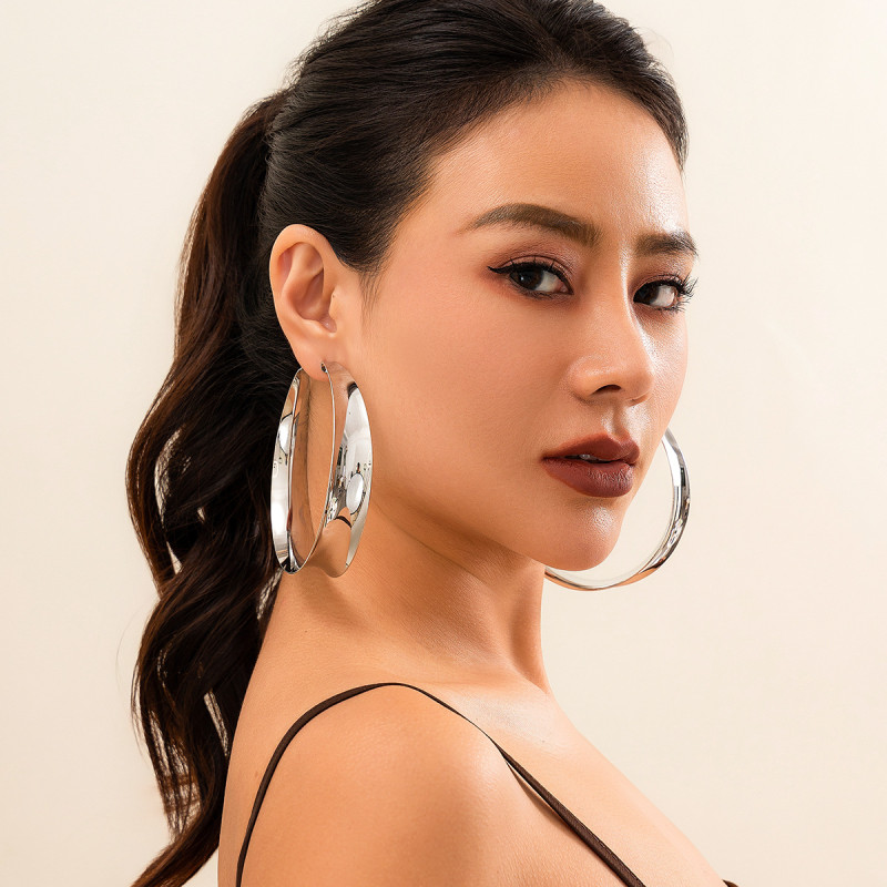 European and American Cross-Border Exaggerated Metal Large Hoop Earrings for Women Fashion Show Geometric Hollow Shiny Earrings