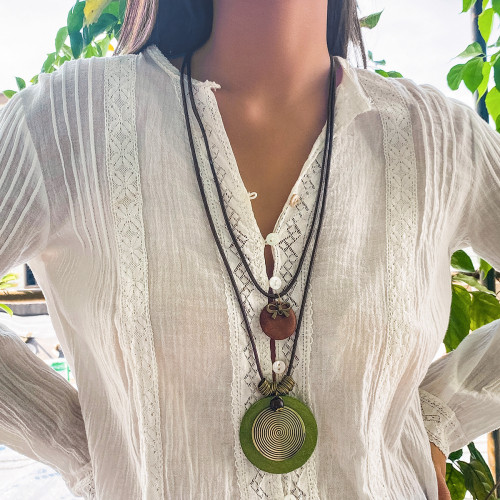 European and American Cross-Border Vintage Round Wood Piece Necklace for Women, Versatile Ethnic Style Long Beaded Wax Thread Sweater Chain Couple Jewelry