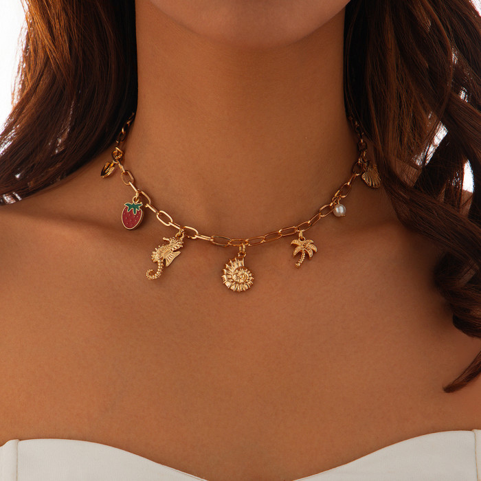 Jewelry Sweet Style Flower Irregular Necklace Elegant Fresh Strawberry Alloy Collarbone Chain for Women