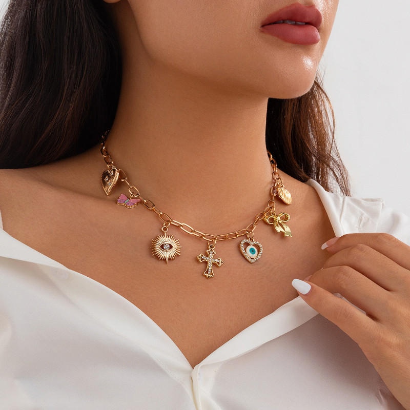 European and American Cross-Border Jewelry Sweet Style Flower Irregular Necklace Elegant Fresh Strawberry Alloy Collarbone Chain for Women