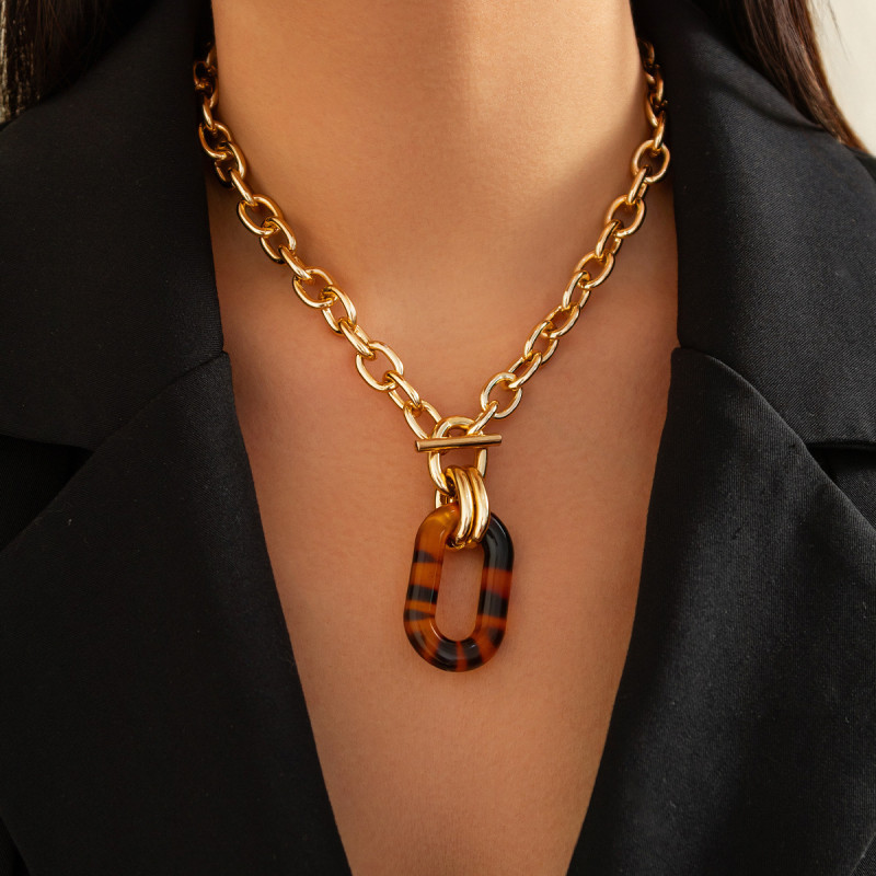 European and American Cross-Border Jewelry Fashion Irregular Leopard Print Buckle Necklace Set High-End Geometric Acrylic Collarbone Chain