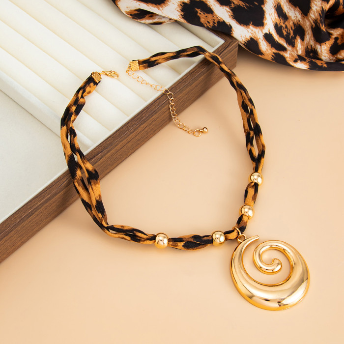 Jewelry Sweet Cool Ins Heart Alloy Pendant Necklace Personality Exaggerated Sexy Leopard Print Collarbone Chain