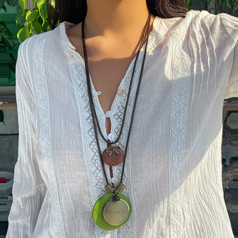 European and American Cross-Border Vintage Round Wood Piece Necklace for Women, Versatile Ethnic Style Long Beaded Wax Thread Sweater Chain Couple Jewelry