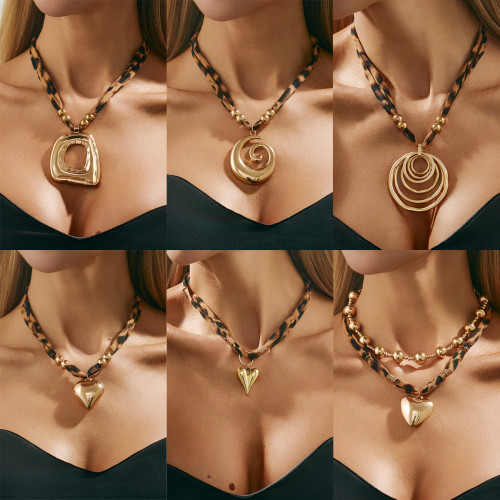 European and American Cross-Border Jewelry Sweet Cool Ins Heart Alloy Pendant Necklace Personality Exaggerated Sexy Leopard Print Collarbone Chain