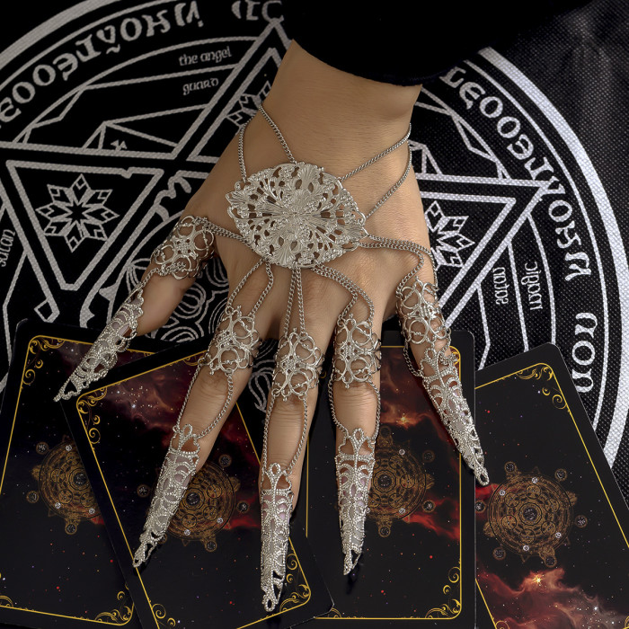 European and American Cross-Border Jewelry Punk Gothic Style Exaggerated Finger Bracelet Halloween Cone-Shaped Tassel Nail Back Chain