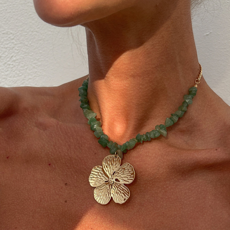 European and American Cross-Border Jewelry Bohemian Crushed Stone Line Beaded Necklace Vintage Five-Petal Flower Pendant Clavicle Chain