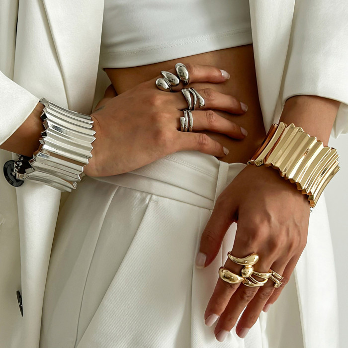 European and American Cross-Border Exaggerated Metal Wide Spring Bracelet Punk Style Vertical Pattern Bracelet for Women