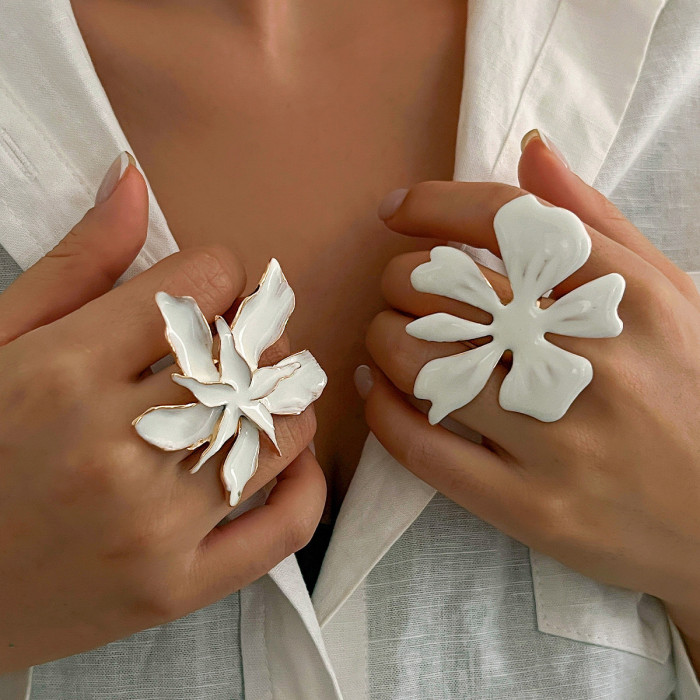 European and American Cross-Border Jewelry Personality Oil Drop Five-Petal Flower Three-Dimensional Ring Exaggerated Metallic Starfish Pearl Ring