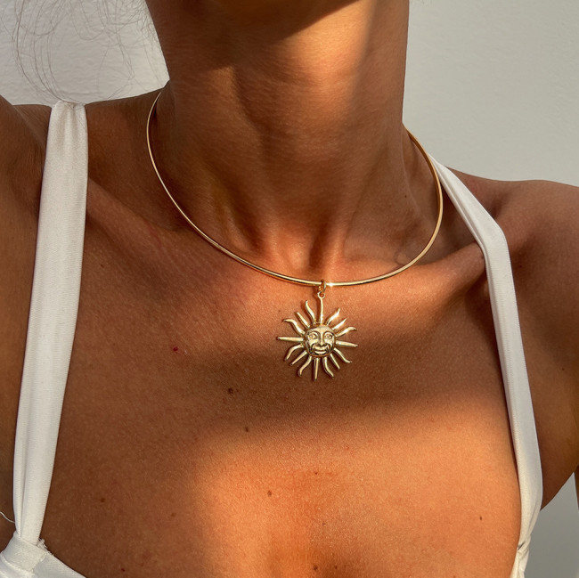 Jewelry Retro Simple Sun Pendant Collarbone Chain Fashion Alloy Necklace Choker