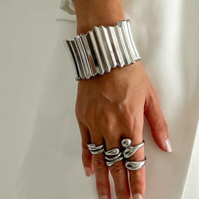 European and American Cross-Border Exaggerated Metal Wide Spring Bracelet Punk Style Vertical Pattern Bracelet for Women
