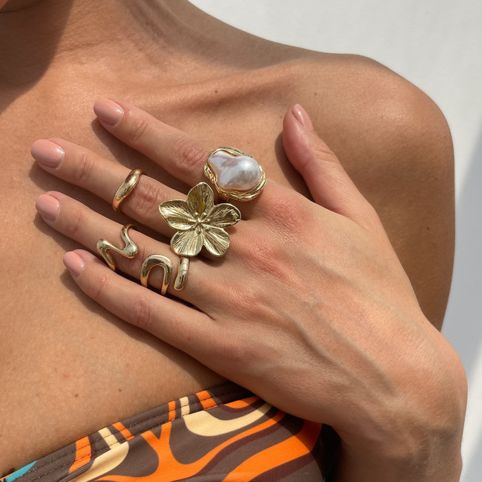 European and American Cross-Border Jewelry INS Style Pearl Hollow Irregular Ring Vintage Inlaid Alloy Flower Joint Ring