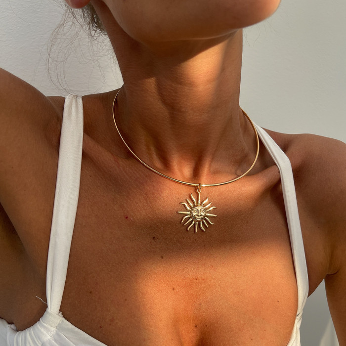 Jewelry Retro Simple Sun Pendant Collarbone Chain Fashion Alloy Necklace Choker
