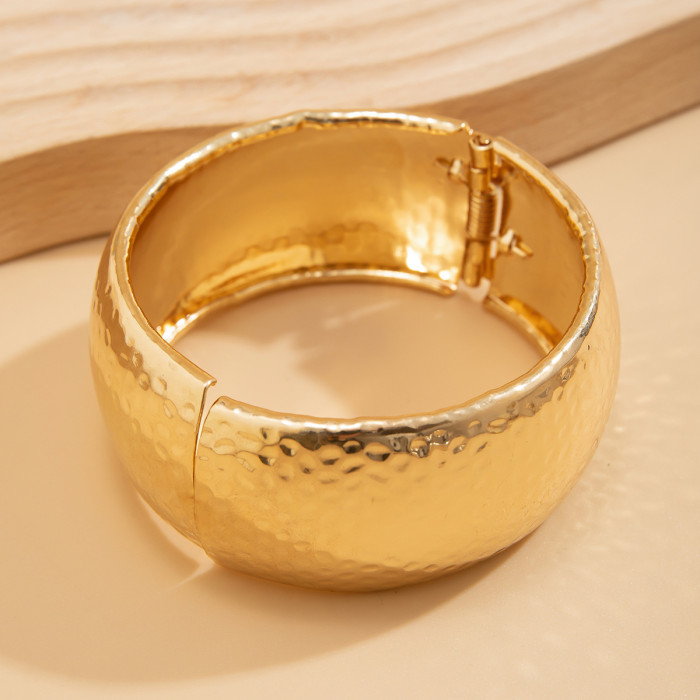 European and American Cross-Border Design Sense Metal Snake Pattern Striped Wide Bracelet Fashion Niche Texture Round Ring Open Bracelet for Women