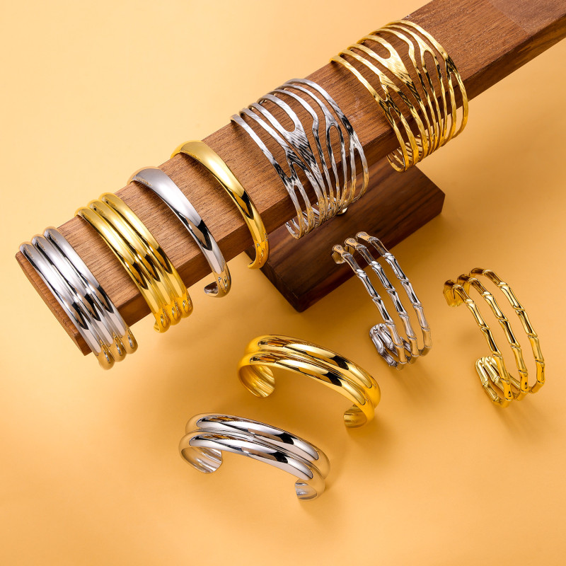 Cross-Border European and American Hot-Selling New Fashion Small Exquisite Light Luxury Titanium Steel Bracelet Set Jewelry Wholesale