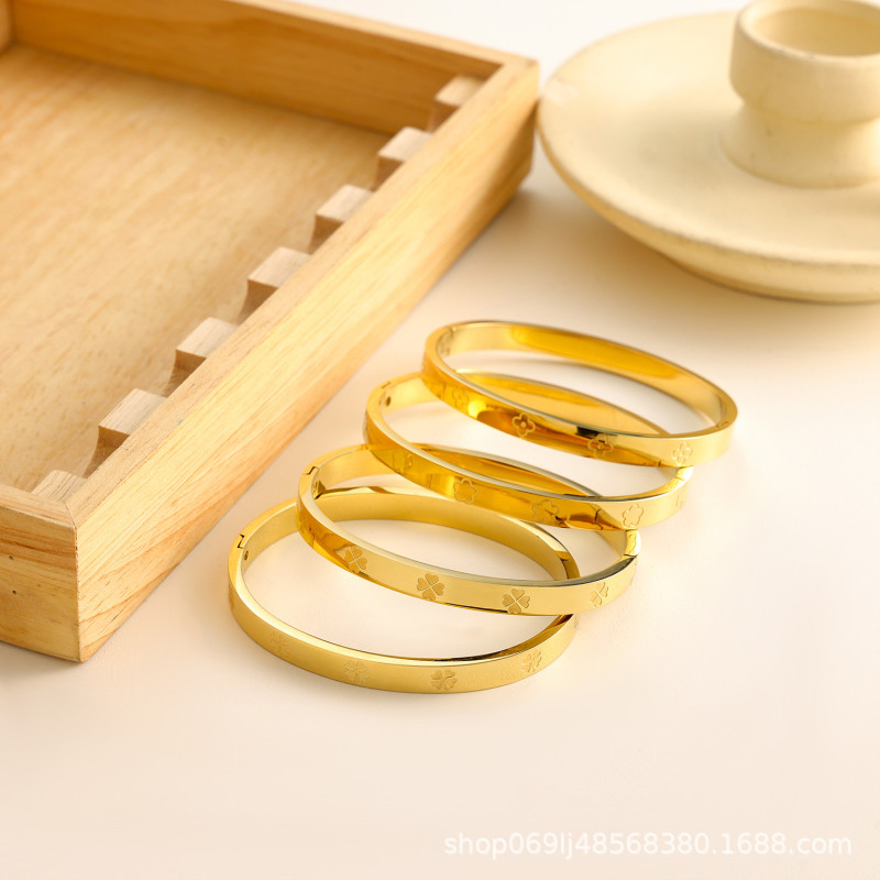 Cross-Border European and American Hot-Selling Geometric Design Titanium Steel Bracelet for Women, Vintage French Bracelet, Long-Lasting Color