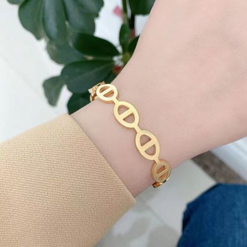 European and American Style Personality Bracelet for Women, Ins Pig Nose Bracelet, Minimalist Style Internet Celebrity Bracelet, Fashionable Geometric Stainless Steel Bracelet