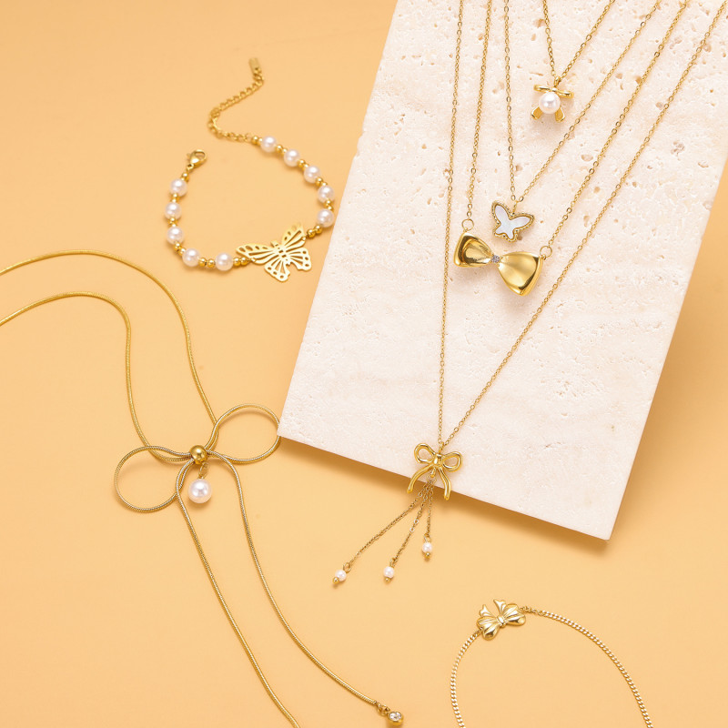 Heart Necklace 2024 New Hot-Selling High-End Elegant Peach Heart-Shaped Collarbone Chain Light Luxury Niche Necklace Wholesale