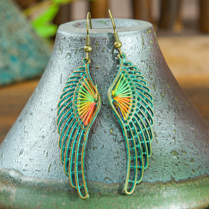 Fashion Hot Sale Retro Round Earrings for Women Creative Flower Alloy Drop Earrings European and American Trendy Earrings Wholesale