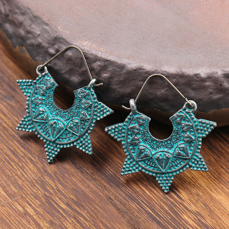 Vintage Ethnic Style Earrings Cross-Border European and American Alloy Woven U-Shaped Flower Basket Exaggerated Carved Earrings Jewelry Wholesale