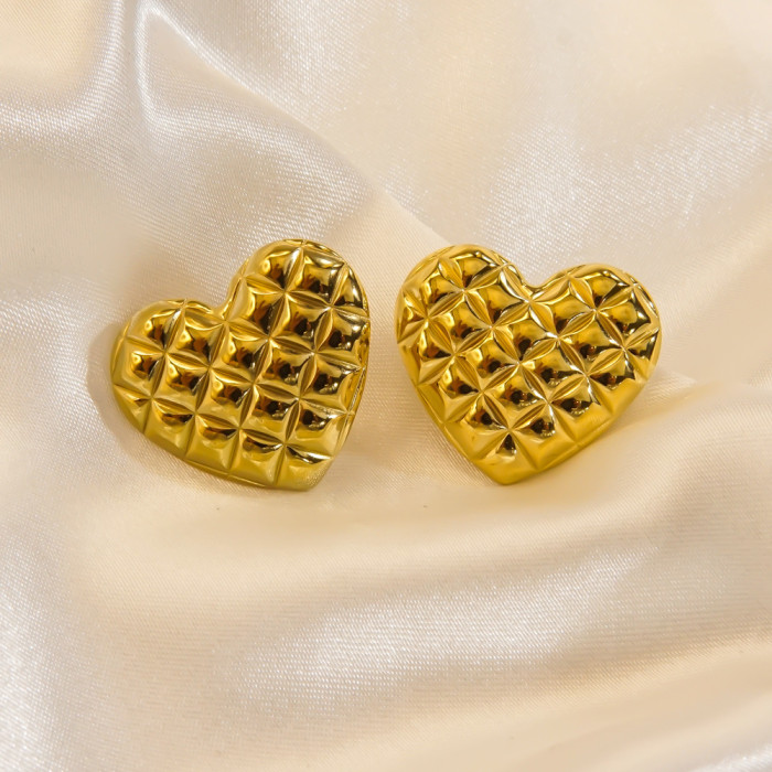 European and American Style Stainless Steel Diamond Pattern Heart-shaped Earrings Ins Internet Celebrity Same Style Anti-fading Grid Heart-shaped Stud Earrings