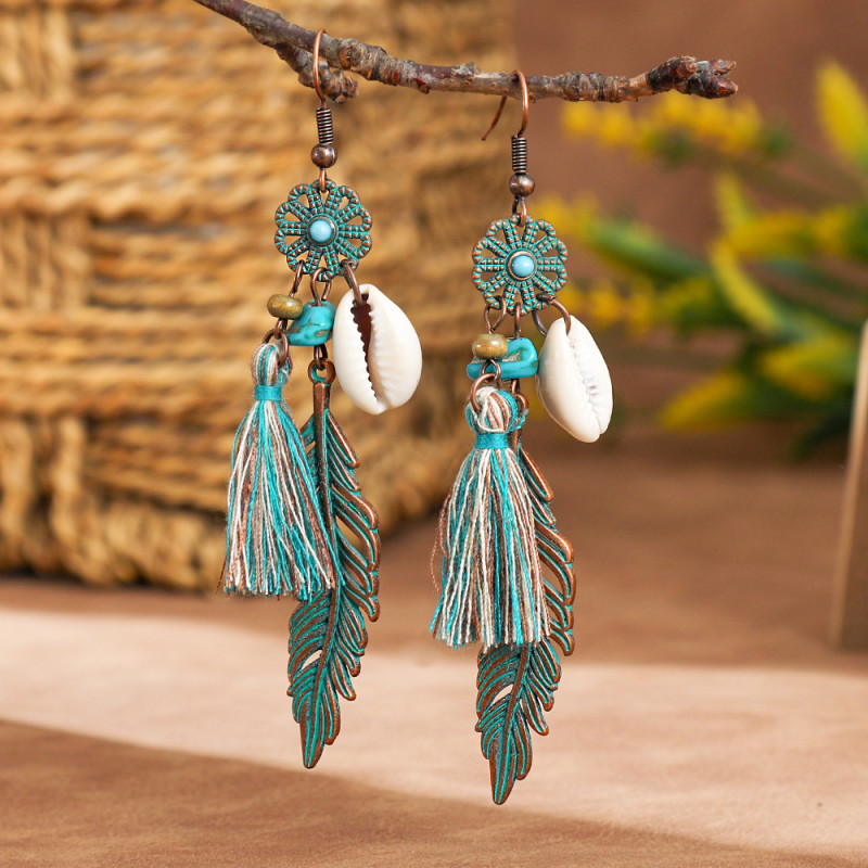 New Vintage Leaf Pendant Earrings for Women Fashion Hollow Carved Alloy Tassel Earrings European and American Trendy Accessories Wholesale